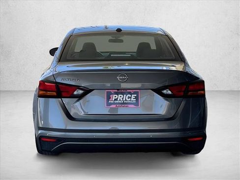 Used 2025 Nissan Altima 2.5 SV FWD image 8