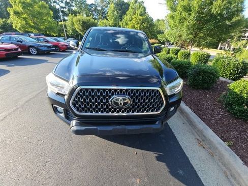 Used 2019 Toyota Tacoma TRD Off-Road AWD/4WD image 6