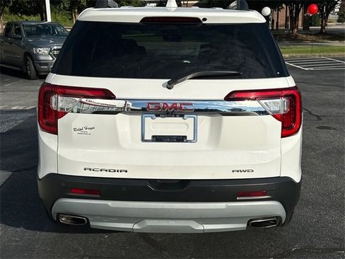 Used 2023 GMC Acadia SLT image 4