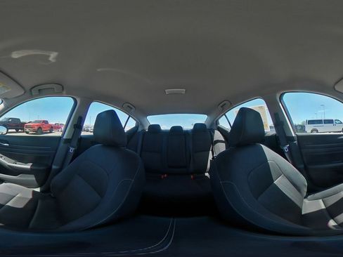Used 2025 Nissan Altima 2.5 SV FWD image 42