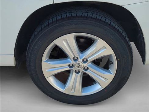 Used 2009 Toyota Highlander Limited w/ Extra Value Pkg 7 AWD/4WD image 7