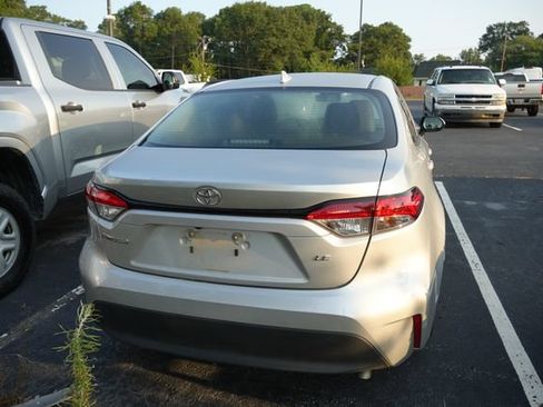 Used 2024 Toyota Corolla LE FWD image 5