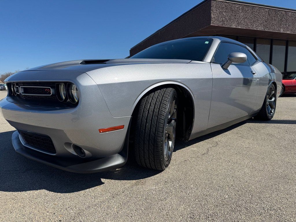 Used 2016 Dodge Challenger R/T w/ Cold Weather Group RWD image 4