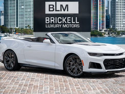 Used 2022 Chevrolet Camaro ZL1 RWD image 1