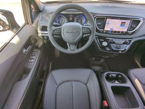 New 2026 Chrysler Pacifica Select w/ S Appearance Package FWD image 20