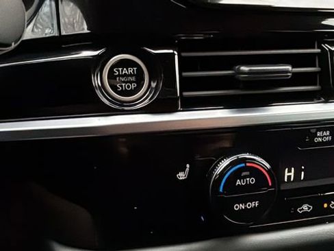 Used 2024 Nissan Pathfinder SV image 28