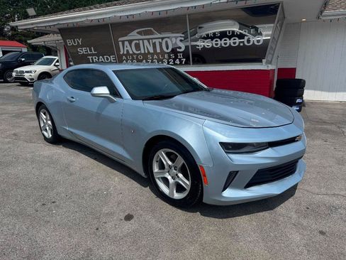 Used 2017 Chevrolet Camaro LT RWD image 1