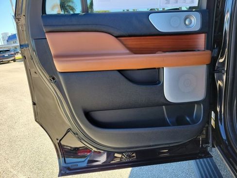 Certified 2020 Lincoln Navigator L Reserve w/ Luxury Package image 14