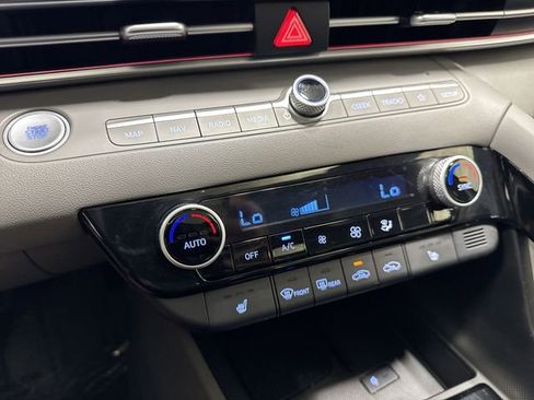Used 2025 Hyundai Elantra SEL FWD image 20