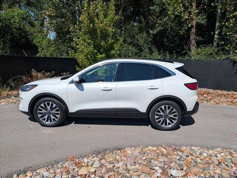 Used 2020 Ford Escape Titanium AWD/4WD image 2