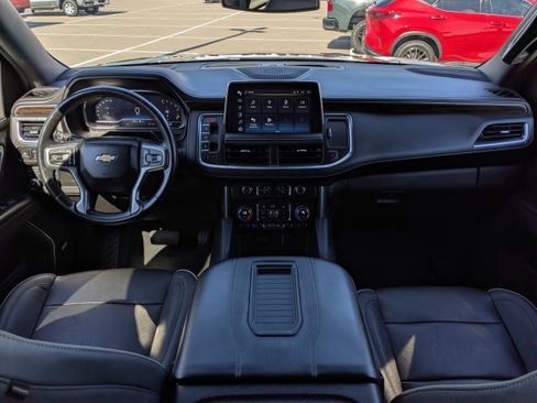 Used 2023 Chevrolet Suburban Premier image 17
