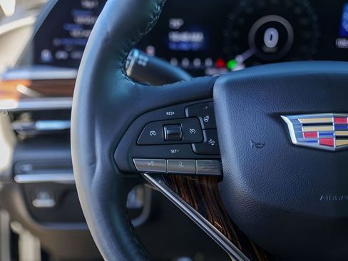 Used 2022 Cadillac Escalade Premium Luxury image 14