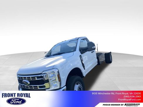 New 2024 Ford F550 4x4 Regular Cab Super Duty image 1