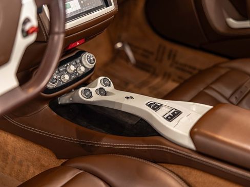 Used 2012 Ferrari California image 19