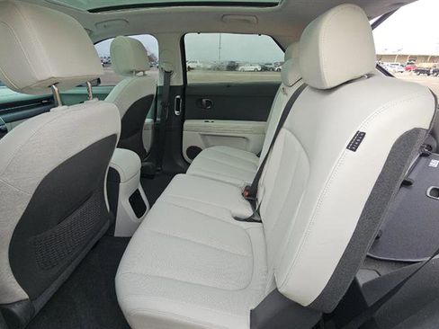 Used 2025 Hyundai Ioniq 5 Limited image 9