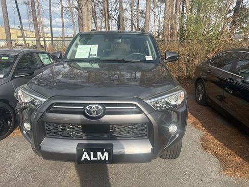 Used 2020 Toyota 4Runner SR5 image 2