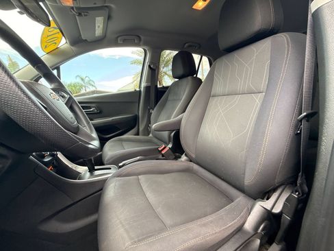 Used 2018 Chevrolet Trax LT FWD image 9