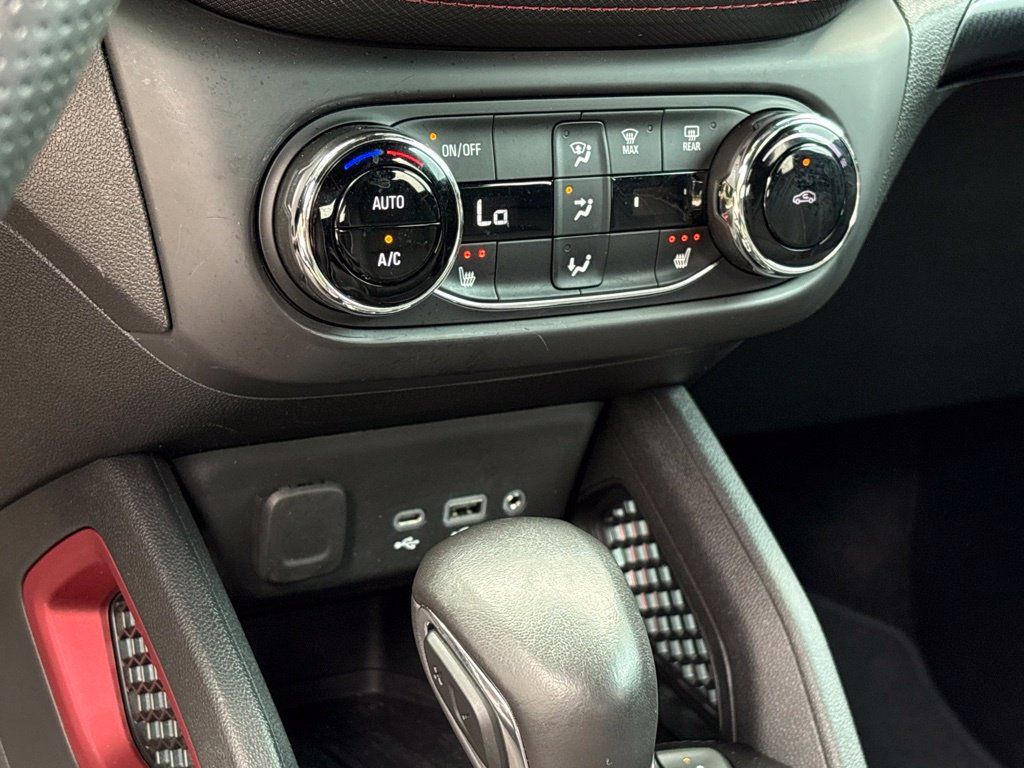 Used 2023 Chevrolet TrailBlazer RS w/ Convenience Package FWD image 23