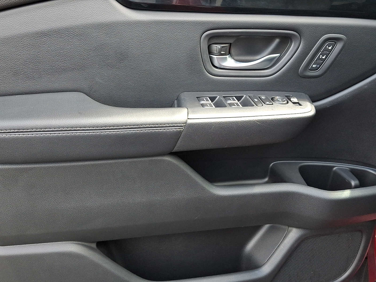 Used 2024 Honda Pilot Touring image 12