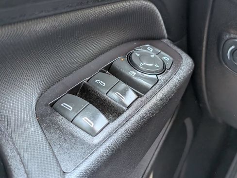Used 2022 Chevrolet Equinox RS w/ Infotainment Package FWD image 22