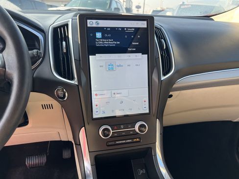 Used 2021 Ford Edge Titanium w/ Equipment Group 301A image 17