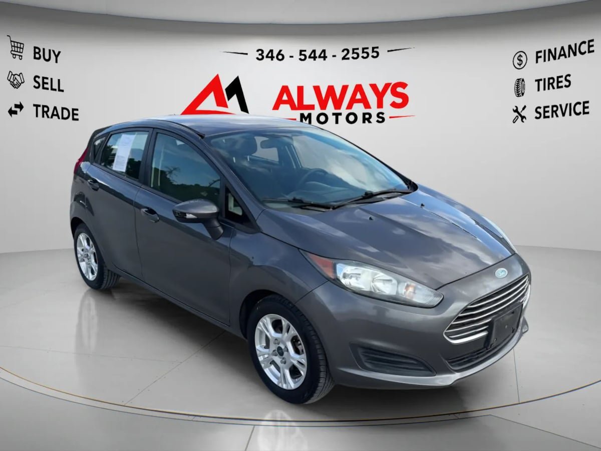Used 2015 Ford Fiesta SE FWD image 3