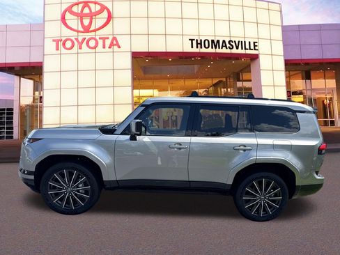 Used 2026 Lexus GX 550 w/ Accessory Package (2T) AWD/4WD image 8