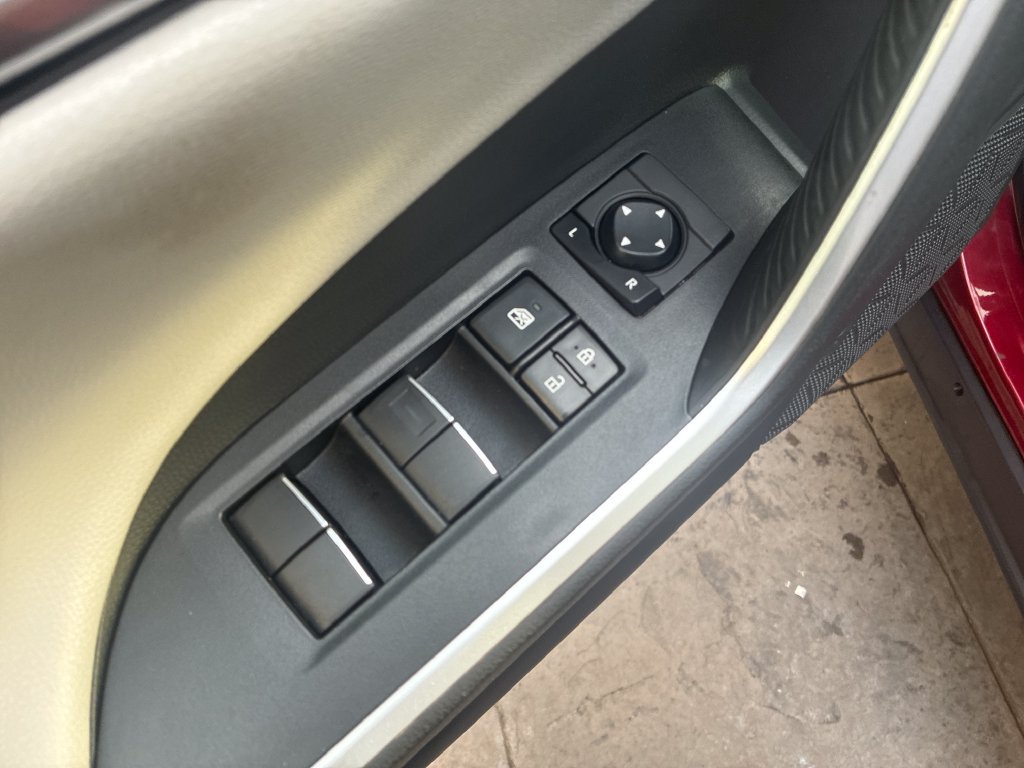 Used 2020 Toyota RAV4 Limited AWD/4WD image 25
