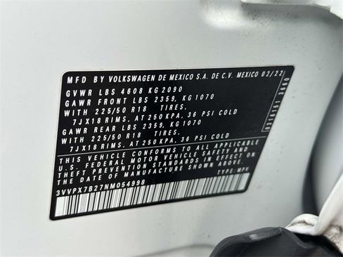 Certified 2022 Volkswagen Taos SE w/ Panoramic Sunroof Package image 15