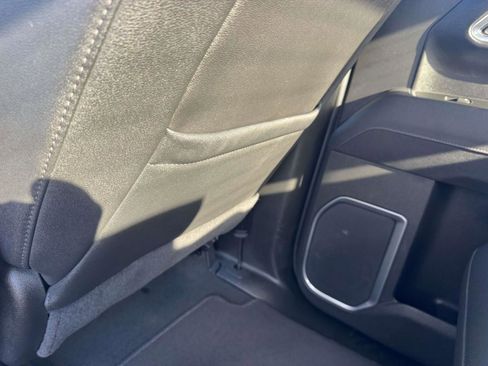 Used 2025 GMC Sierra 1500 SLT AWD/4WD image 23