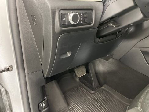 Used 2022 Ford Explorer XLT image 27