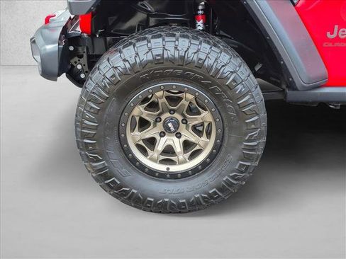Used 2020 Jeep Gladiator Rubicon AWD/4WD image 9