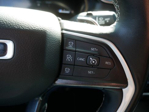 Used 2022 Jeep Grand Cherokee L Laredo image 26