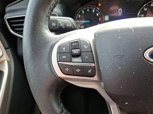Used 2021 Ford Explorer XLT w/ Equipment Group 202A image 23