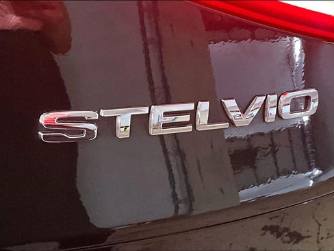 Used 2020 Alfa Romeo Stelvio Ti Lusso AWD/4WD image 10