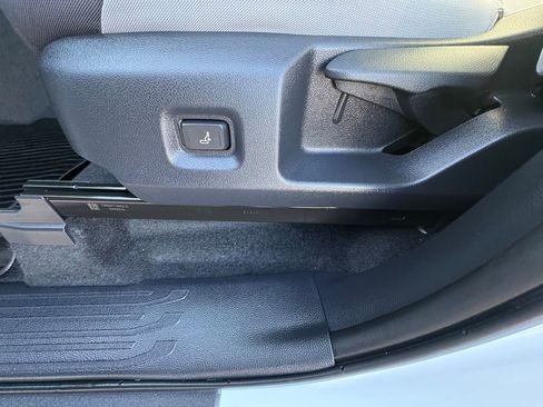 Used 2025 Toyota Tacoma TRD Off-Road image 11