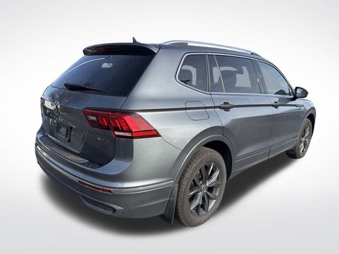 Certified 2024 Volkswagen Tiguan SE image 5