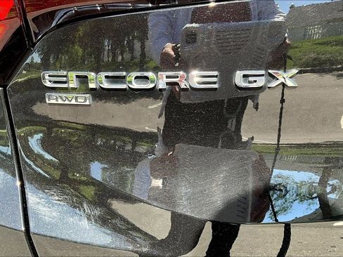 Used 2025 Buick Encore GX Preferred AWD/4WD image 23