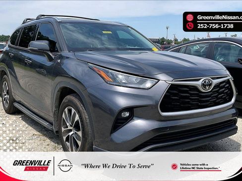 Used 2020 Toyota Highlander XLE AWD/4WD image 1