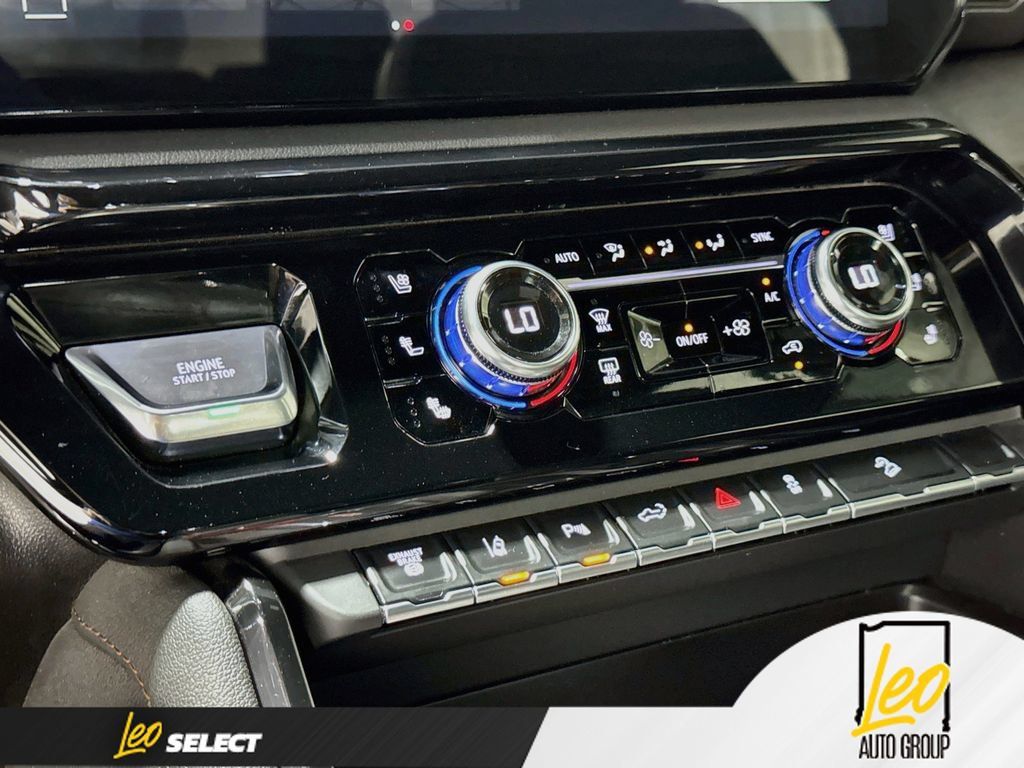 Used 2025 GMC Sierra 2500 AT4 AWD/4WD image 19