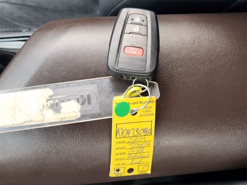 Used 2019 Toyota C-HR Limited image 32