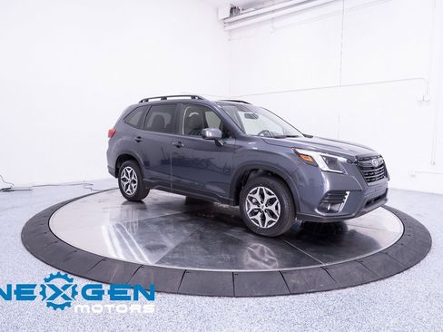 Used 2024 Subaru Forester Premium image 56