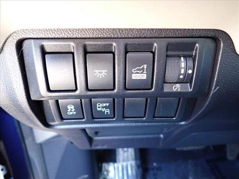 Used 2021 Subaru Ascent Premium w/ Convenience Package AWD/4WD image 17