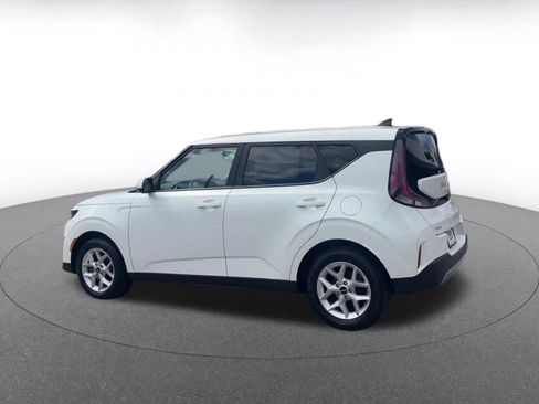 Used 2025 Kia Soul LX w/ LX Technology Package image 10