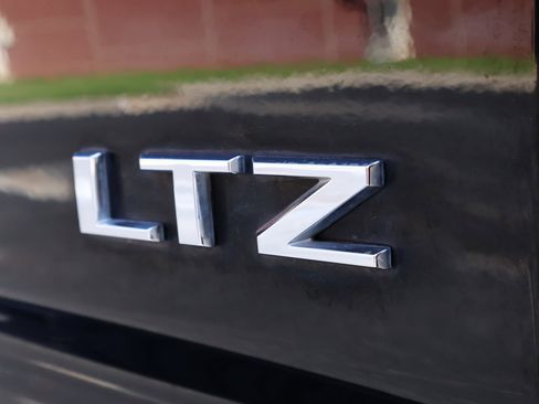 Used 2022 Chevrolet Silverado 1500 LTZ AWD/4WD image 27