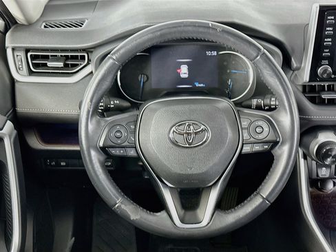 Used 2019 Toyota RAV4 Limited AWD/4WD image 18