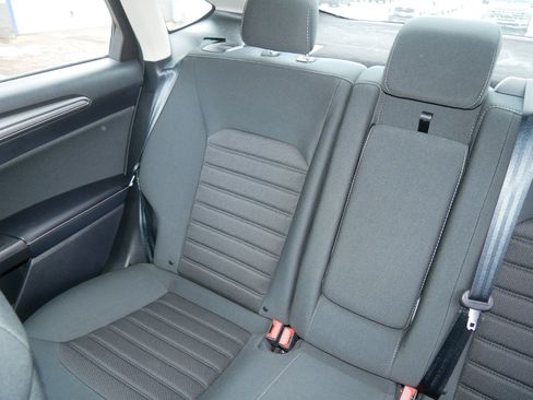 Used 2020 Ford Fusion SE image 13