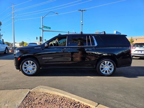 Used 2024 Chevrolet Suburban High Country w/ Advanced Technology Package image 3