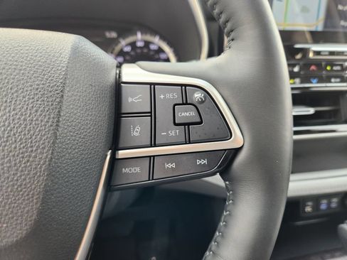Used 2022 Toyota Highlander Platinum AWD/4WD image 28