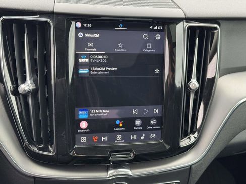 Used 2024 Volvo XC60 B5 Core w/ Protection Package Premier image 25